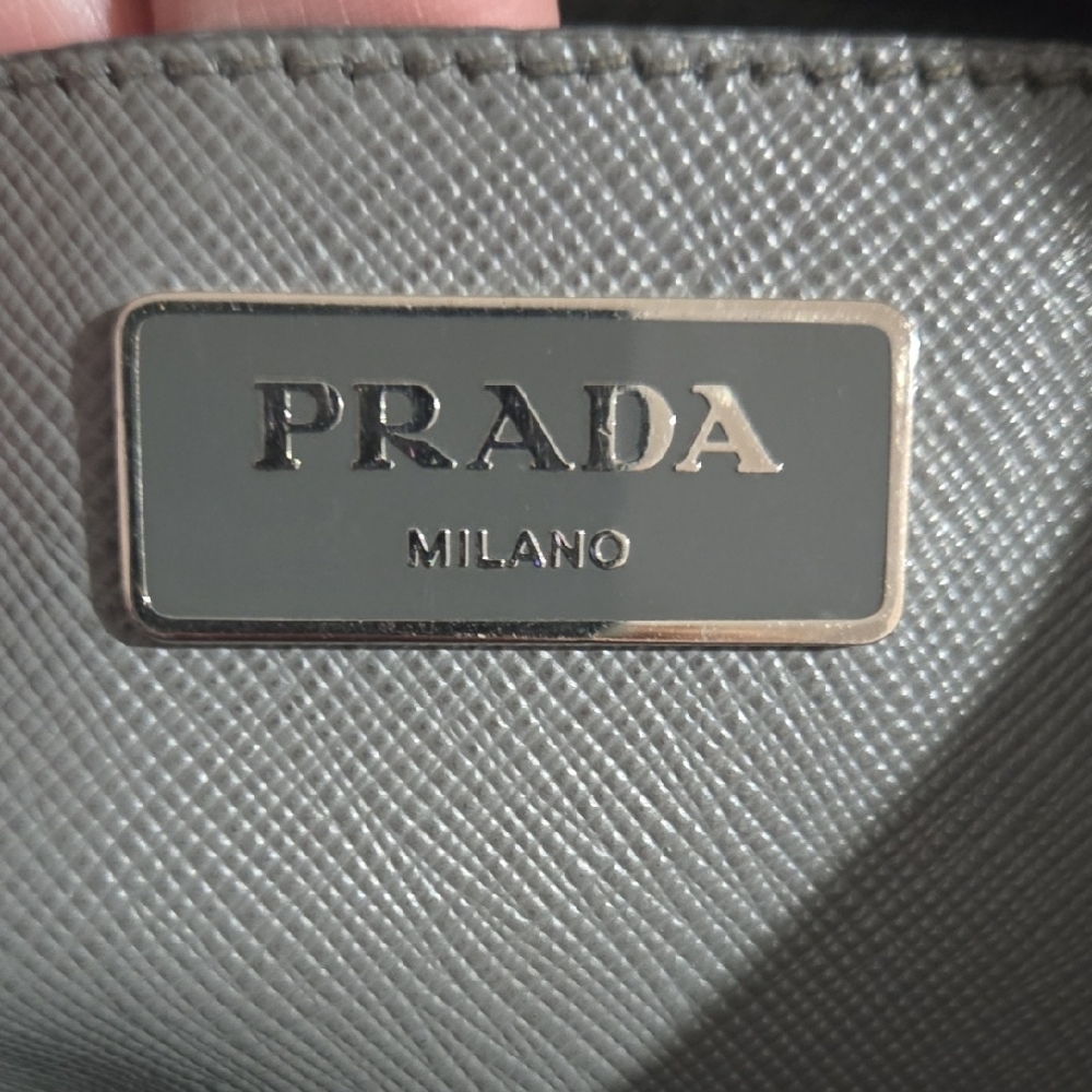 Trade... Do Not Buy Prada Galleria Saffiano leather tote in Two-tone grey - Picture 9 of 15